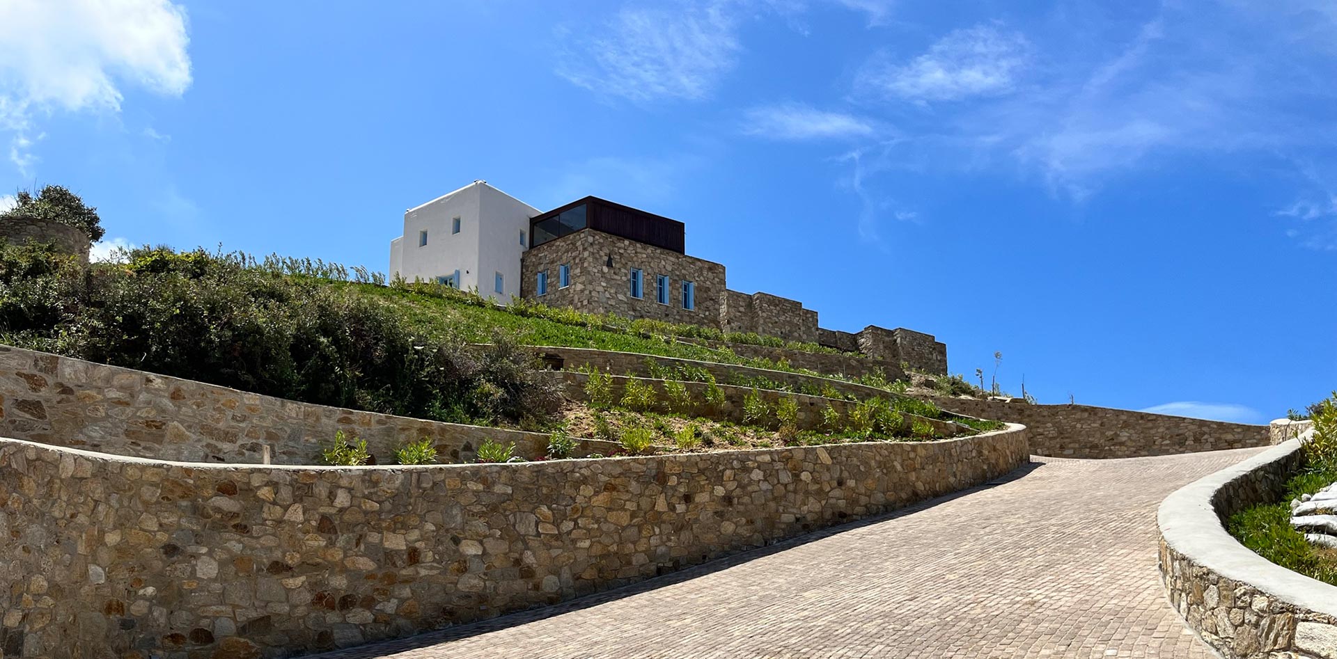 Σπίτι στην κορυφή ενός λόφου